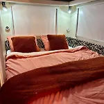 Campingplads Ruime Caravan Met Prive Sanitair, Laadpaal En Vast Bed Saint-Sulpice-d'Excideuil