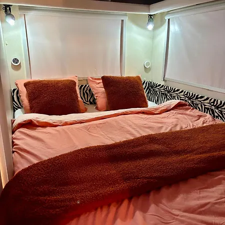 Kemp Ruime Caravan Met Prive Sanitair, Laadpaal En Vast Bed Saint-Sulpice-d'Excideuil