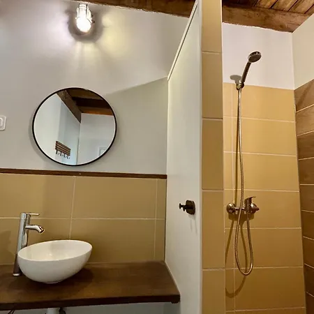 Ruime Caravan Met Prive Sanitair, Laadpaal En Vast Bed Kemp Saint-Sulpice-d'Excideuil