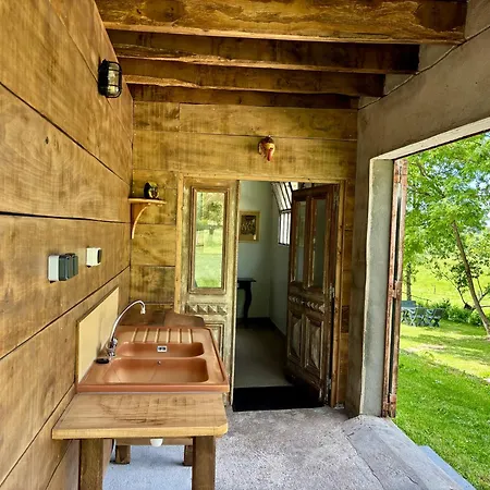 Ruime Caravan Met Prive Sanitair, Laadpaal En Vast Bed